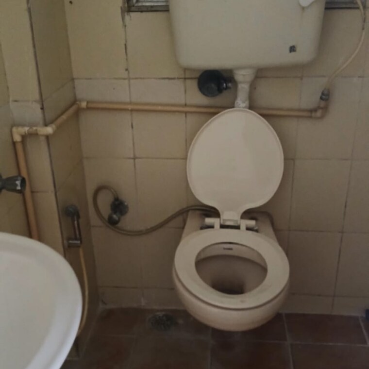 Bathroom, malad east 2 Bedroom 640 Sq.Ft. Apartment In Malad East Mumbai 9253499