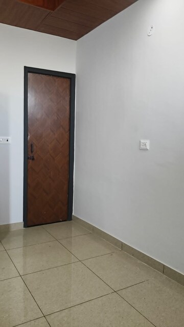 Room in 1 RK Independent House at Sector 44 – for Rent