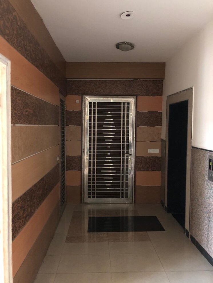 Other, mahagun-meadows 3.5 Bedroom 2740 Sq.Ft. Apartment In Sector 150 Noida 9253572