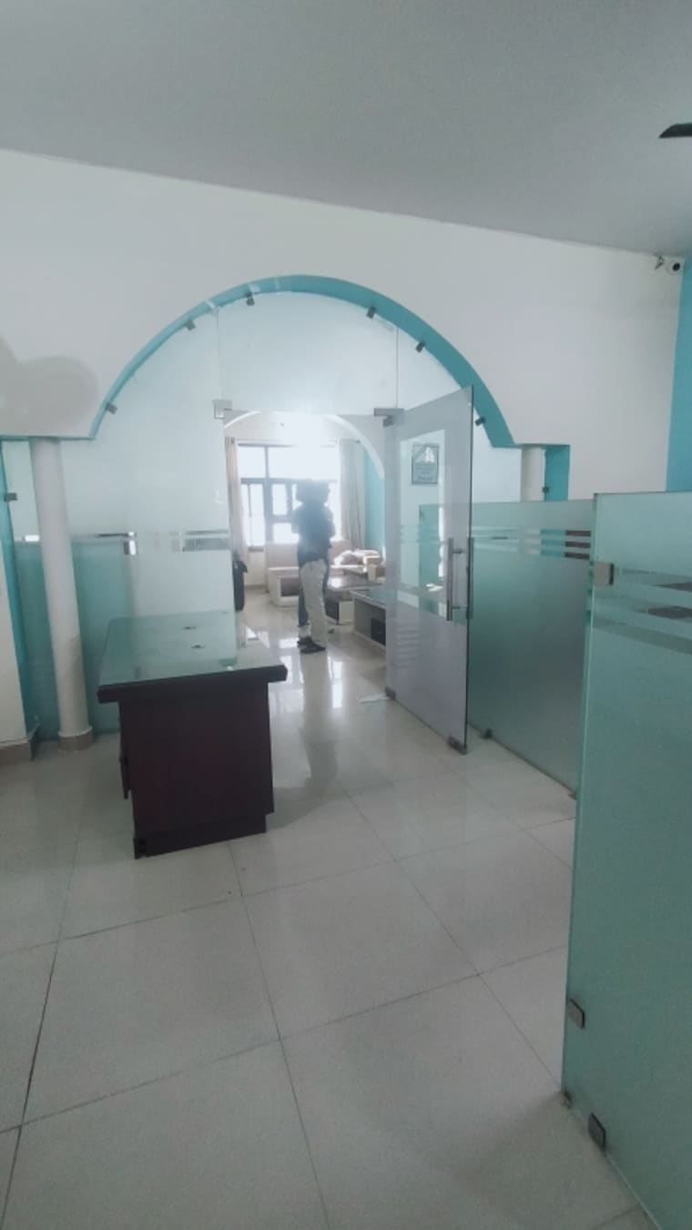 undefined, gomti nagar Commercial Office Space 3200 Sq.Ft. In Gomti Nagar Lucknow 9253542