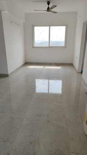 Room in 3.5 BHK Apartment at Mahagun Meadows, Sector 150 – for Rent