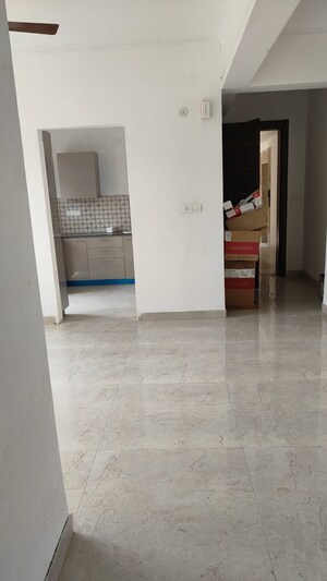 Room in 3.5 BHK Apartment at Mahagun Meadows, Sector 150 – for Rent