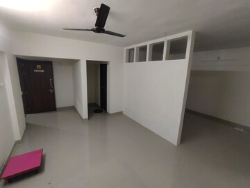 Room in 3 BHK Apartment at Kumar Shantiniketan Phase 1, Pashan – for Rent