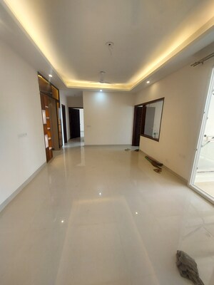 Furnished Amenities in 2.5 BHK Apartment at Mahagun Meadows, Sector 150 – for Rent