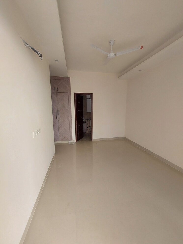 Room, mahagun-meadows 2.5 Bedroom 1425 Sq.Ft. Apartment In Sector 150 Noida 9253720