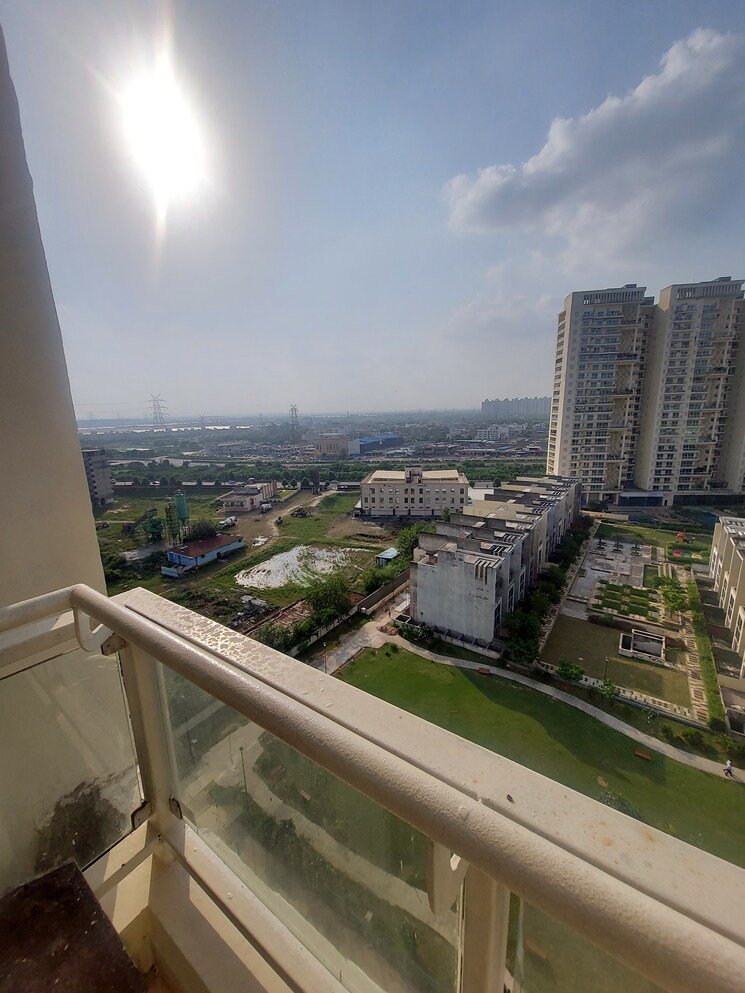 Balcony, mahagun-meadows 2.5 Bedroom 1425 Sq.Ft. Apartment In Sector 150 Noida 9253720