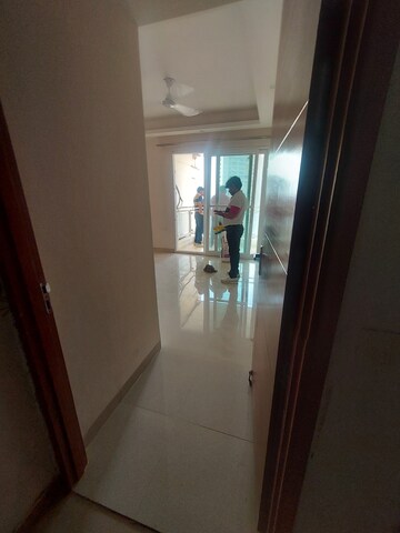 Furnished Amenities in 2.5 BHK Apartment at Mahagun Meadows, Sector 150 – for Rent