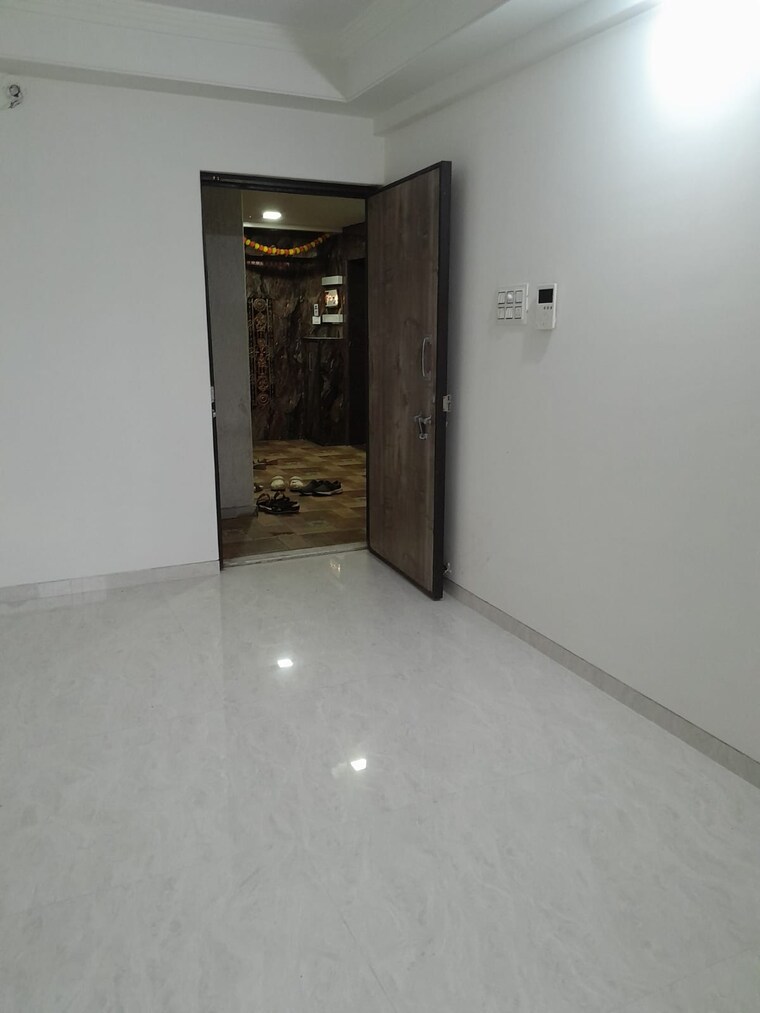Room, samet-sikar-mahal 2 Bedroom 558 Sq.Ft. Apartment In Borivali East Mumbai 9253701
