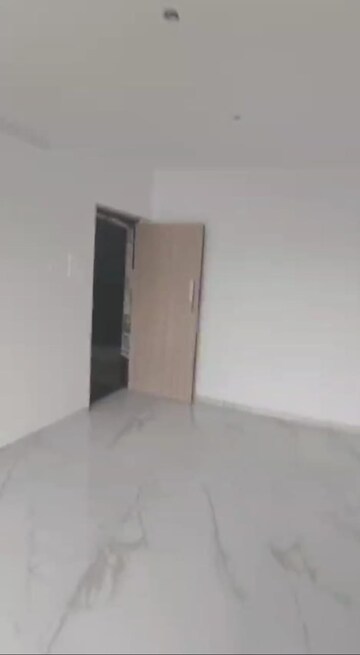 Room in 2 BHK Apartment at Kandivali West – for Rent