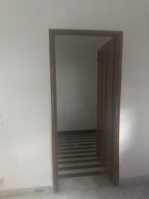 Room in 4 BHK Independent House at Palam Vihar Residents Association, Palam Vihar – for Rent