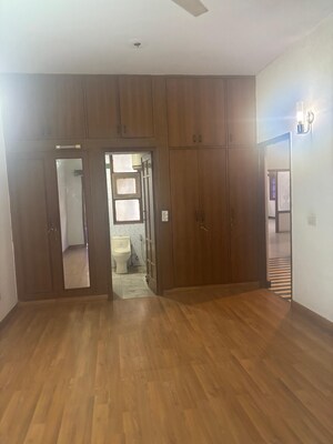 Room in 4 BHK Independent House at Palam Vihar Residents Association, Palam Vihar – for Rent