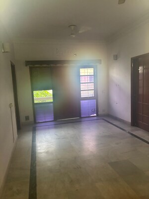 Room in 4 BHK Independent House at Palam Vihar Residents Association, Palam Vihar – for Rent
