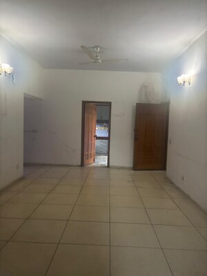 Room in 4 BHK Independent House at Palam Vihar Residents Association, Palam Vihar – for Rent