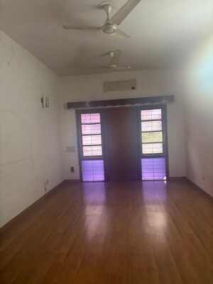 Room in 4 BHK Independent House at Palam Vihar Residents Association, Palam Vihar – for Rent