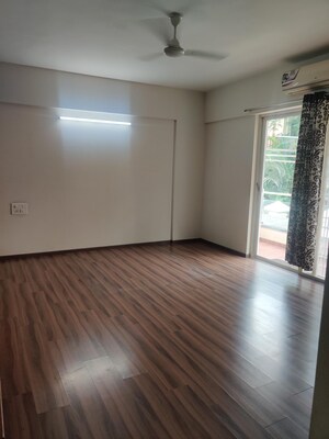 Room in 3 BHK Apartment at VTP Urban Space, Nibm Road – for Rent