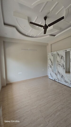 Room in 3 BHK Apartment at Sector 22b – for Sale