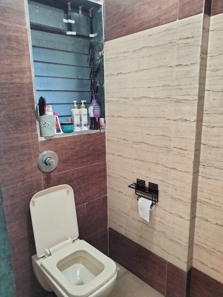 Bathroom, marol 2 Bedroom 700 Sq.Ft. Apartment In Marol Mumbai 9253957