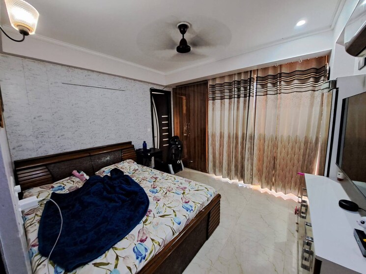 Bedroom, new palam vihar phase 1 4 Bedroom 3375 Sq.Ft. Builder Floor In New Palam Vihar Phase 1 Gurgaon 9253963