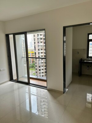 Room in 2 BHK Apartment at Runwal Eirene, Balkum Pada – for Sale