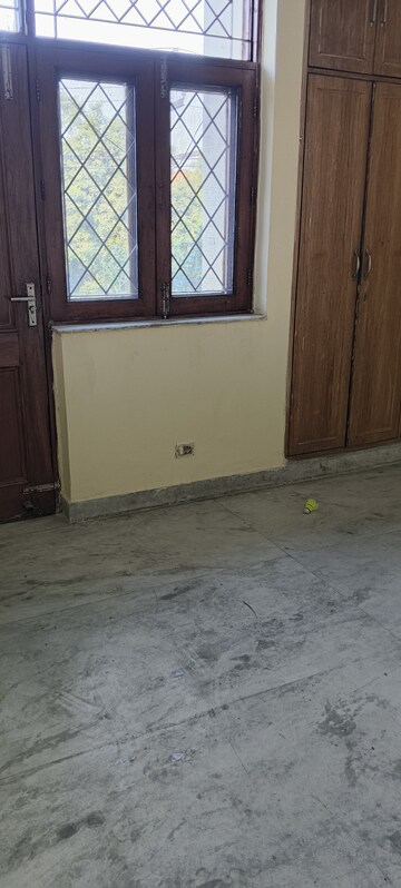 Room in 3 BHK Villa at RWA Apartments Sector 53, Sector 53 – for Rent