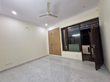 Room in 2 BHK Apartment at Ansal Plaza Sector-23, Sector 23 – for Rent
