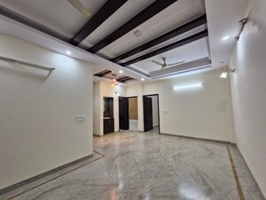 Room in 2 BHK Apartment at Ansal Plaza Sector-23, Sector 23 – for Rent