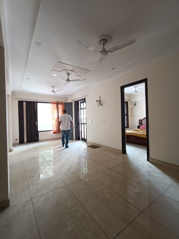 Room in 2 BHK Apartment at Ansal Plaza Sector-23, Sector 23 – for Rent