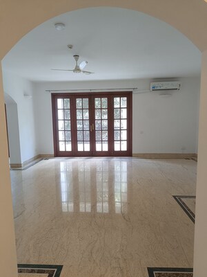 Room in 3 BHK Apartment at Frazer Town – for Rent