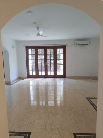 Room in 3 BHK Apartment at Frazer Town – for Rent