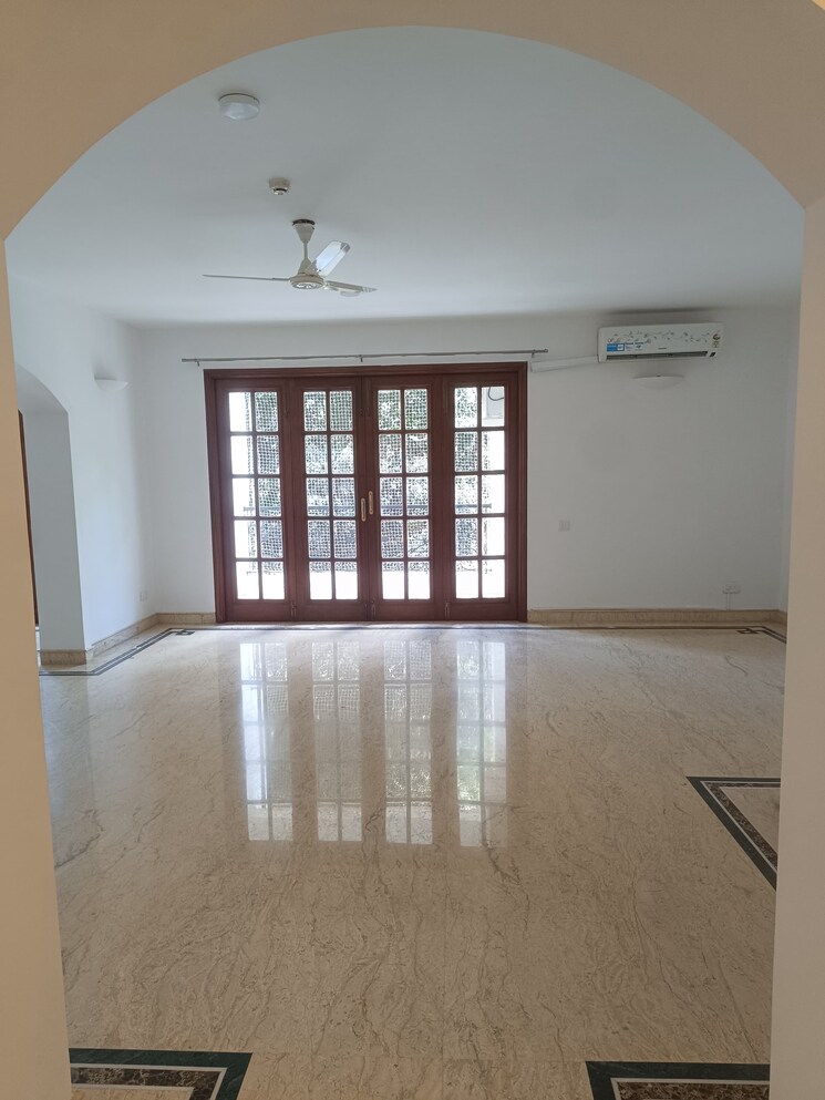 Room, frazer town 3 Bedroom 2400 Sq.Ft. Apartment In Frazer Town Bangalore 9254014