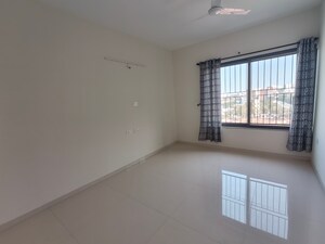 Room in 2 BHK Apartment at Kumar Palmsprings, Undri – for Rent