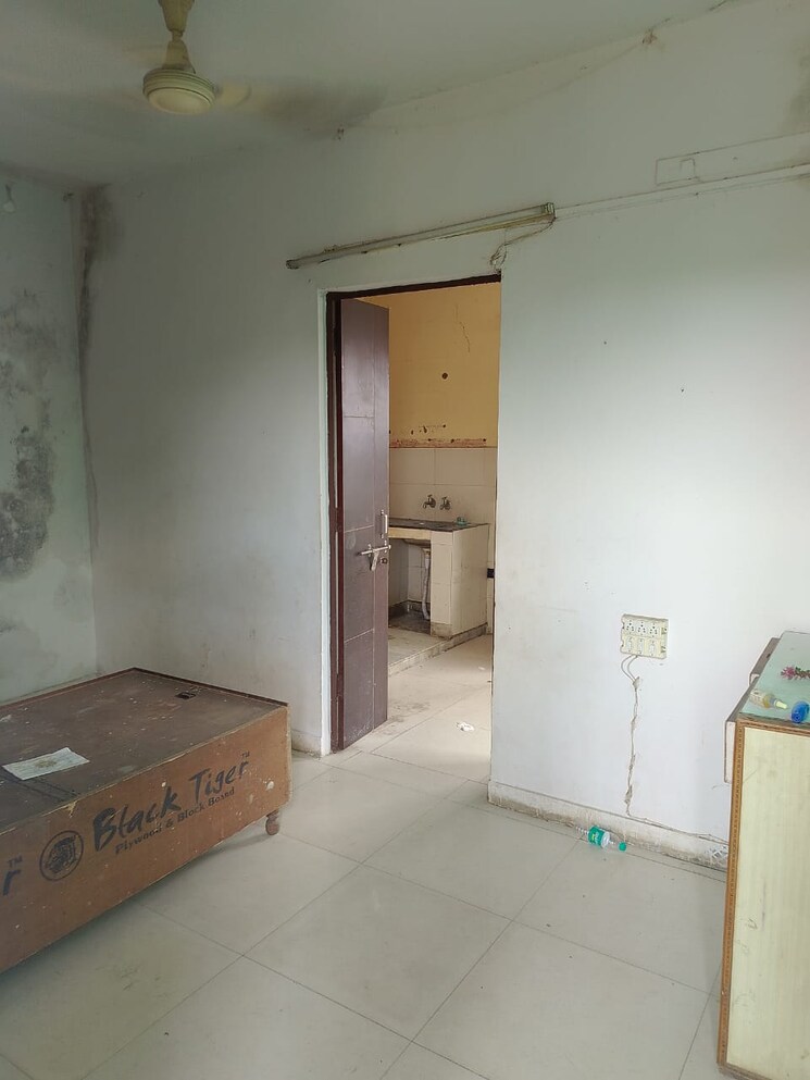 Room, lajpat nagar i 1 Bedroom 790 Sq.Ft. Builder Floor In Lajpat Nagar I Delhi 9254249