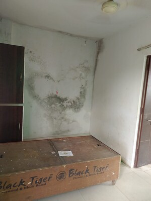 Room in 1 BHK Builder Floor at Lajpat Nagar I – for Rent