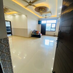 3.5 BHK + Pooja Room,Servant Room Apartment For Sale in Sector 21/d