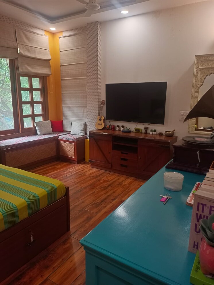 Bedroom, kalkaji 2 Bedroom 100 Sq.Yd. Builder Floor In Kalkaji Delhi 9254037