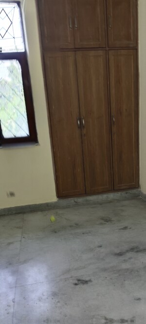 Room in 3 BHK Villa at RWA Apartments Sector 53, Sector 53 – for Rent