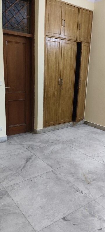 Room in 3 BHK Villa at RWA Apartments Sector 53, Sector 53 – for Rent