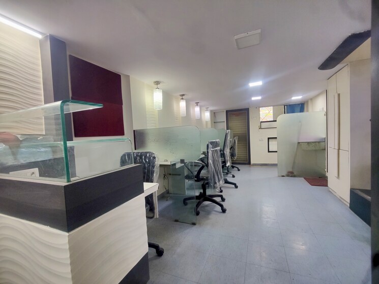 Team Area, malad west Commercial Office Space 700 Sq.Ft. In Malad West Mumbai 9254141