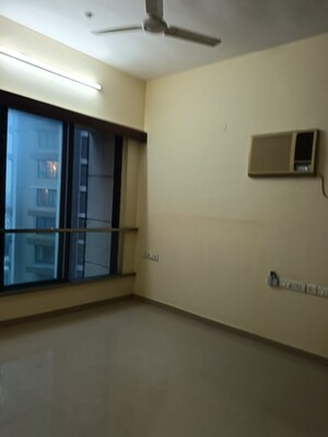Room in 2 BHK Apartment at Sanghvi Evana, Worli – for Rent