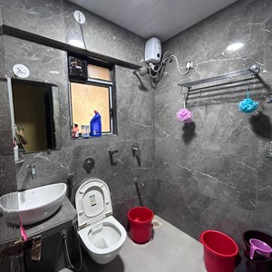 Team Area in 2 BHK Apartment at Malad East – for Rent