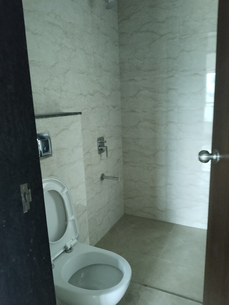Bathroom, newton-homes-tathawade 2 Bedroom 815 Sq.Ft. Apartment In Tathawade Pune 9254231