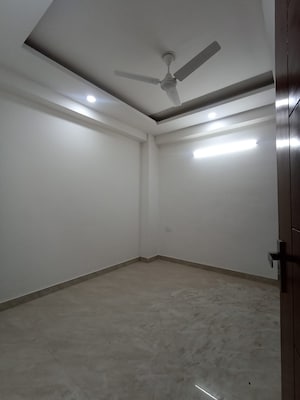 Room in 2 BHK Builder Floor at Saket – for Rent