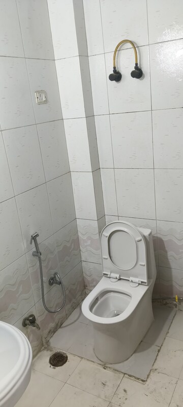 Bathroom in 3 BHK Villa at RWA Apartments Sector 50, Sector 50 – for Rent