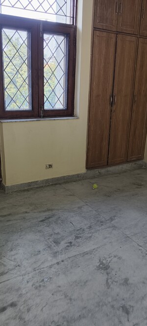 Room in 3 BHK Villa at RWA Apartments Sector 50, Sector 50 – for Rent