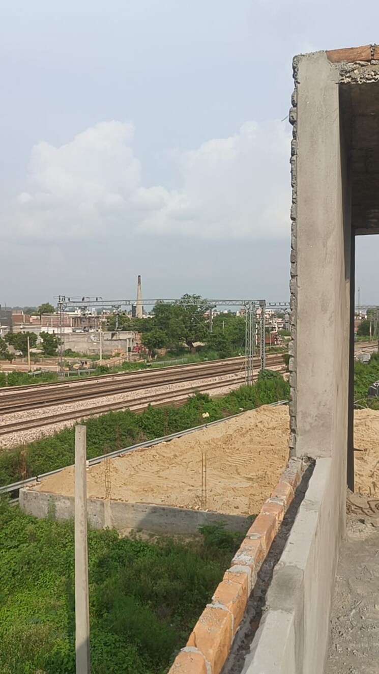 Swimming Pool, sadullapur 4 Bedroom 60 Sq.Yd. Independent House In Sadullapur Greater Noida 9254277