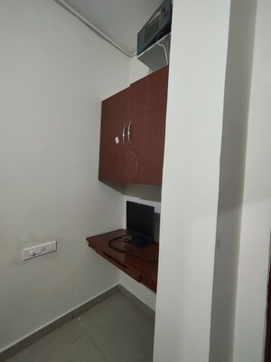 Furnished Amenities in 3 BHK Apartment at Verizon Metropolitan, Kondapur – for Rent