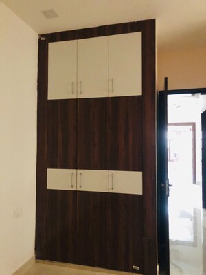 Furnished Amenities in 3 BHK Builder Floor at Patel Nagar – for Rent