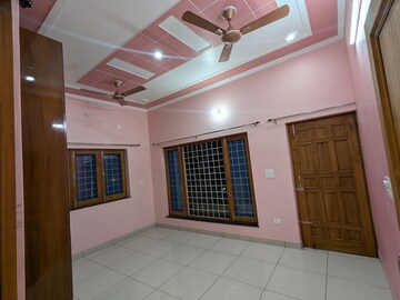 Bedroom in 3 BHK Builder Floor at Capital Royal Casa, Gms Road – for Rent
