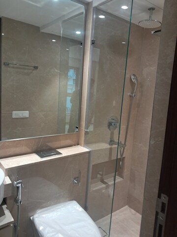 Furnished Amenities in 1 BHK Apartment at Hiranandani Regent Hill, Powai – for Rent