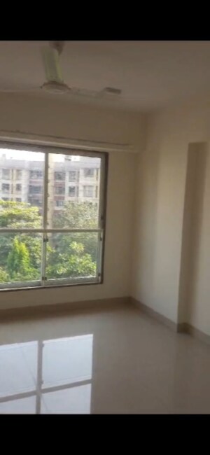 Room in 2 BHK Apartment at Pride Park Royale, Andheri East – for Rent